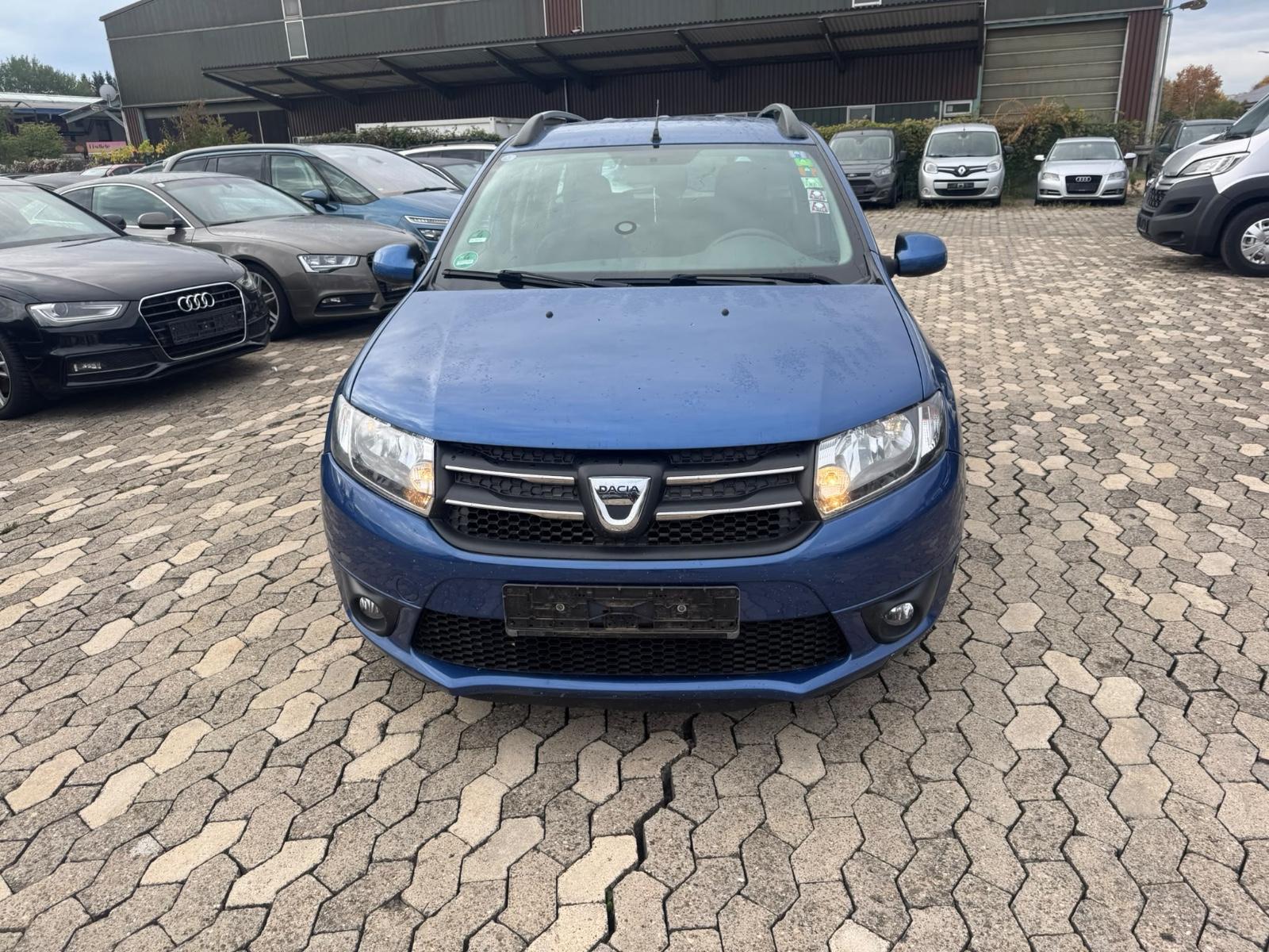Dacia Logan 2014 — вигляд ззаду