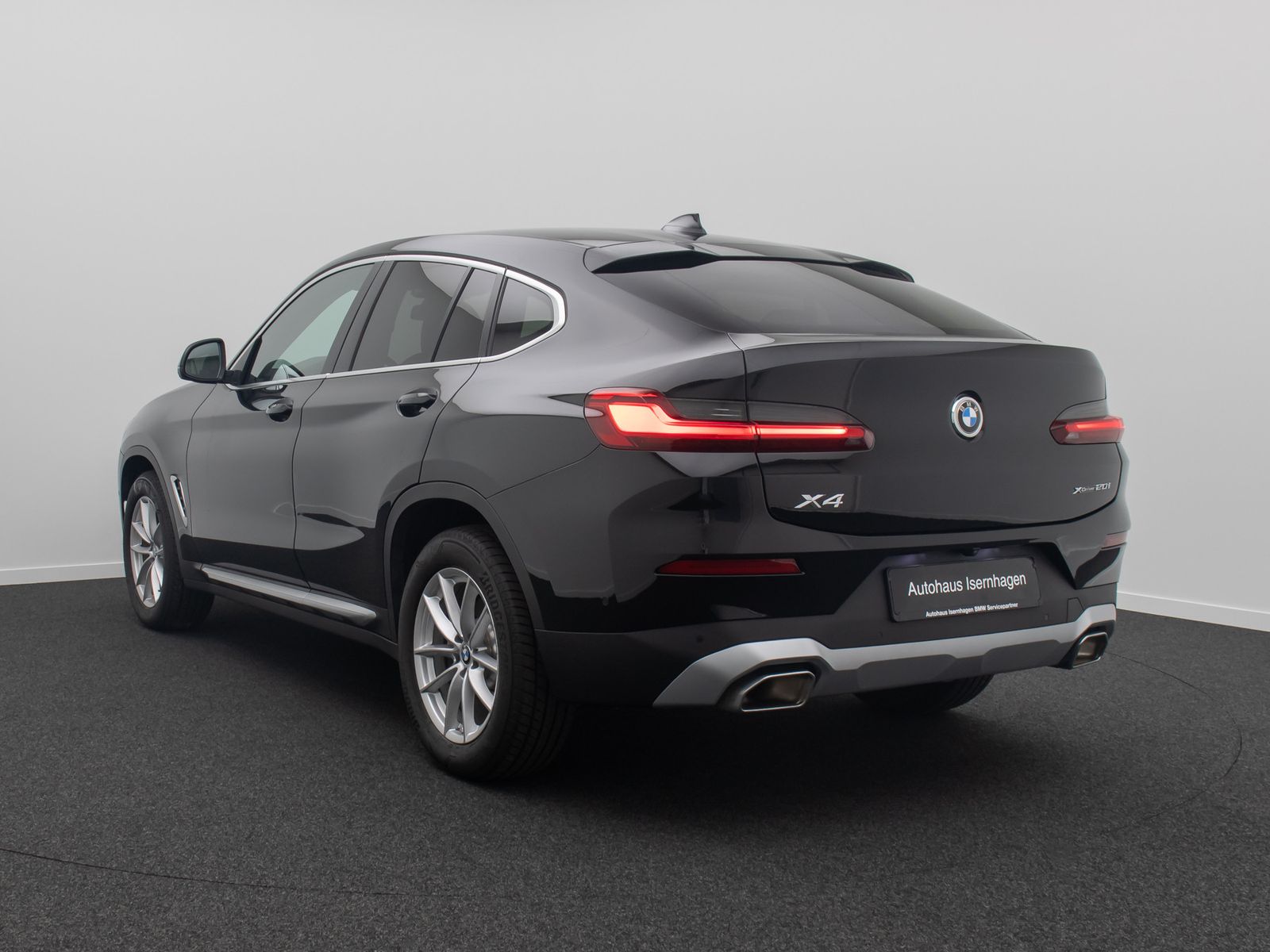 Fahrzeugabbildung BMW X4 xD20i 360&deg; DAB CockpitPlus WLAN LED M Sport