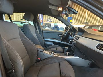 BMW 330 d Touring xDrive*AHK*Bluetooth*PDC*SHZ*Klima