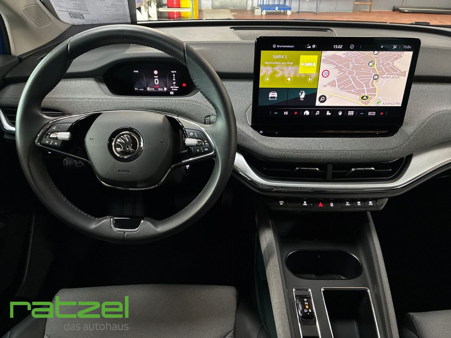 Fahrzeugabbildung SKODA Enyaq Loft iV 50 elektro Navi T-Leder Digitales