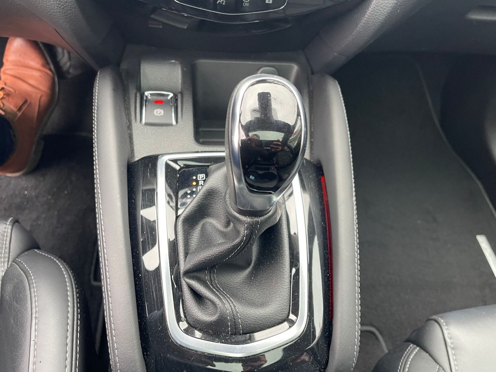 Fahrzeugabbildung Nissan Qashqai 1.3 DiG-T Tekna+ Automatik Leder Navi