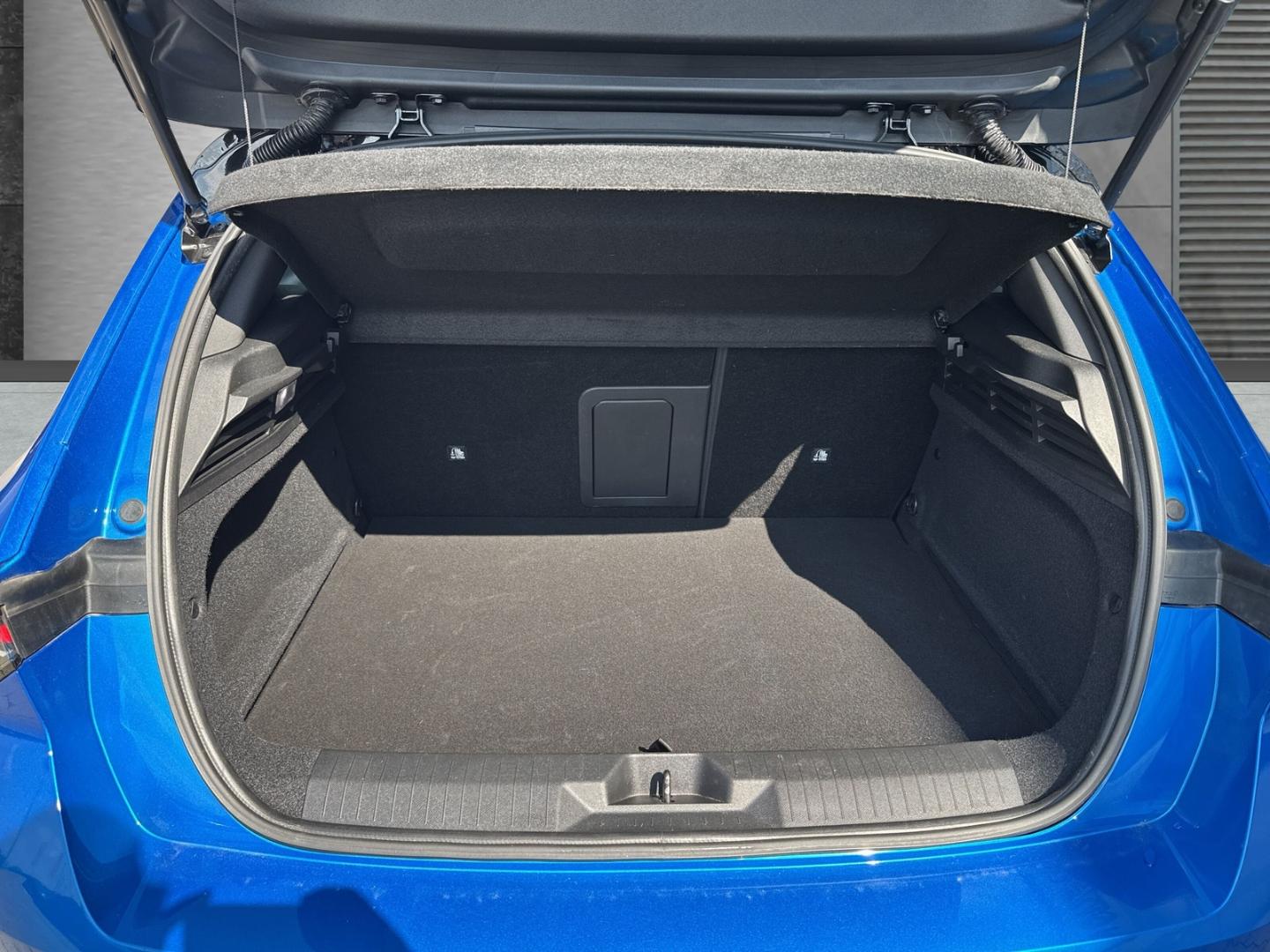 Opel Astra Electric Ultimate Alcantara ACC 360° Pano
