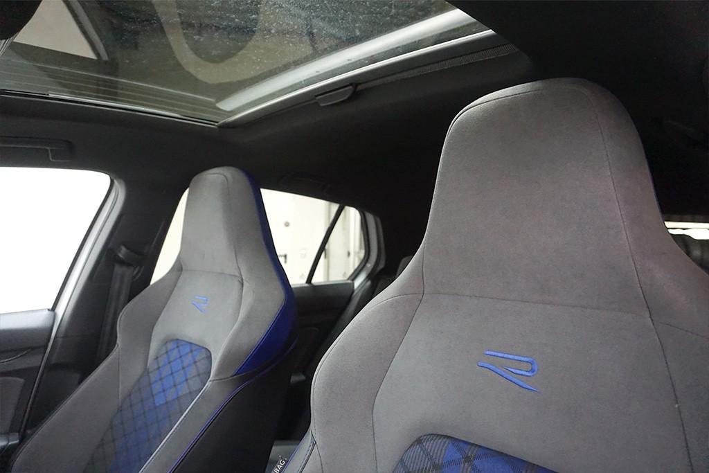 Volkswagen Golf 8 2.0TSI DSG R 4M Virtual Pano Navi, миниатюра 9