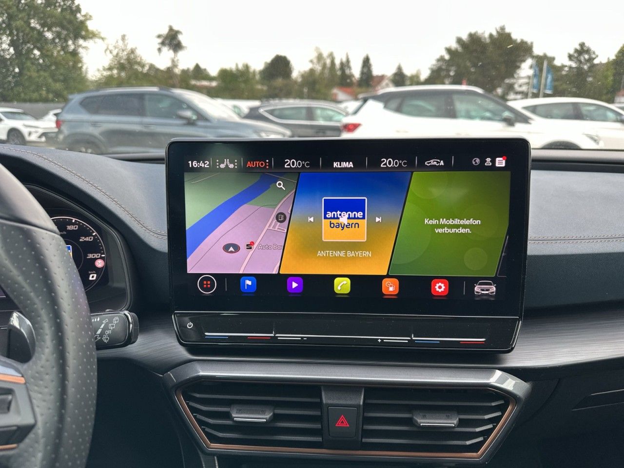 Fahrzeugabbildung CUPRA Leon VZ 2.0 TSI 221 kW (300 PS) 7-Gang-DSG