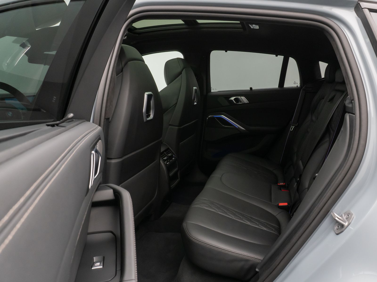 Fahrzeugabbildung BMW X6 xD30d M Sport Pro Panorama 360°HUD H/K 22Zoll