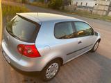 Volkswagen Golf 1.6 Comfortline Comfortline - Volkswagen Golf aus 2004: 1.6