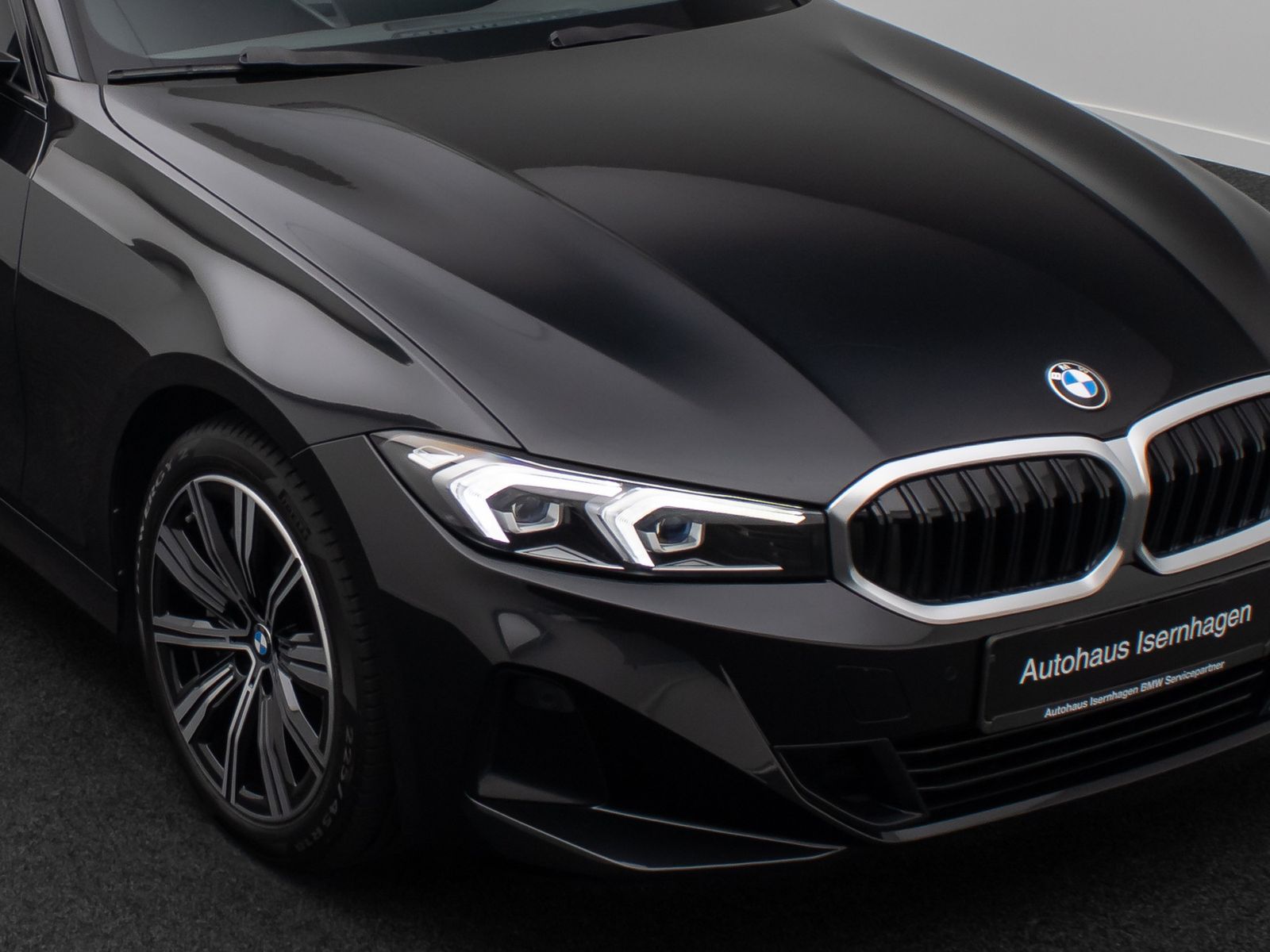 Fahrzeugabbildung BMW 330d H/K GeschwindigReg AHK DAB Widscreen 18Zoll