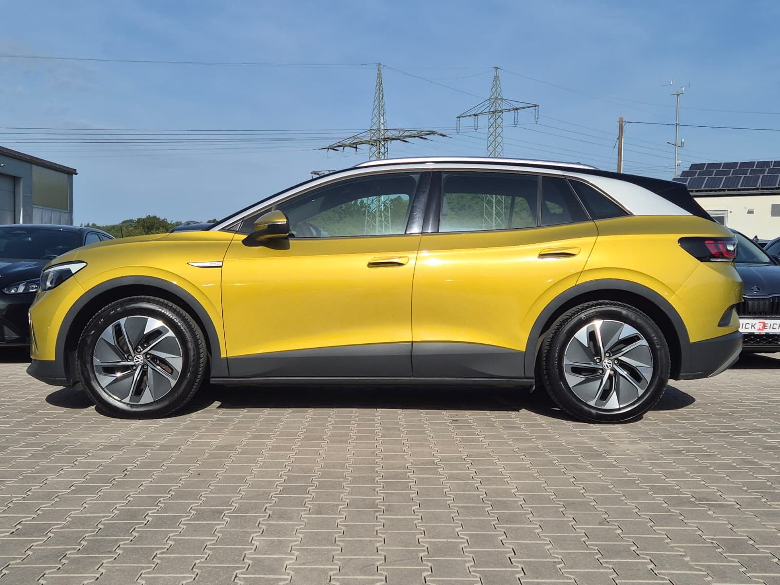 Fahrzeugabbildung Volkswagen ID.4 Pro Performance Life ACC*NAVI*AHK*LM 19"
