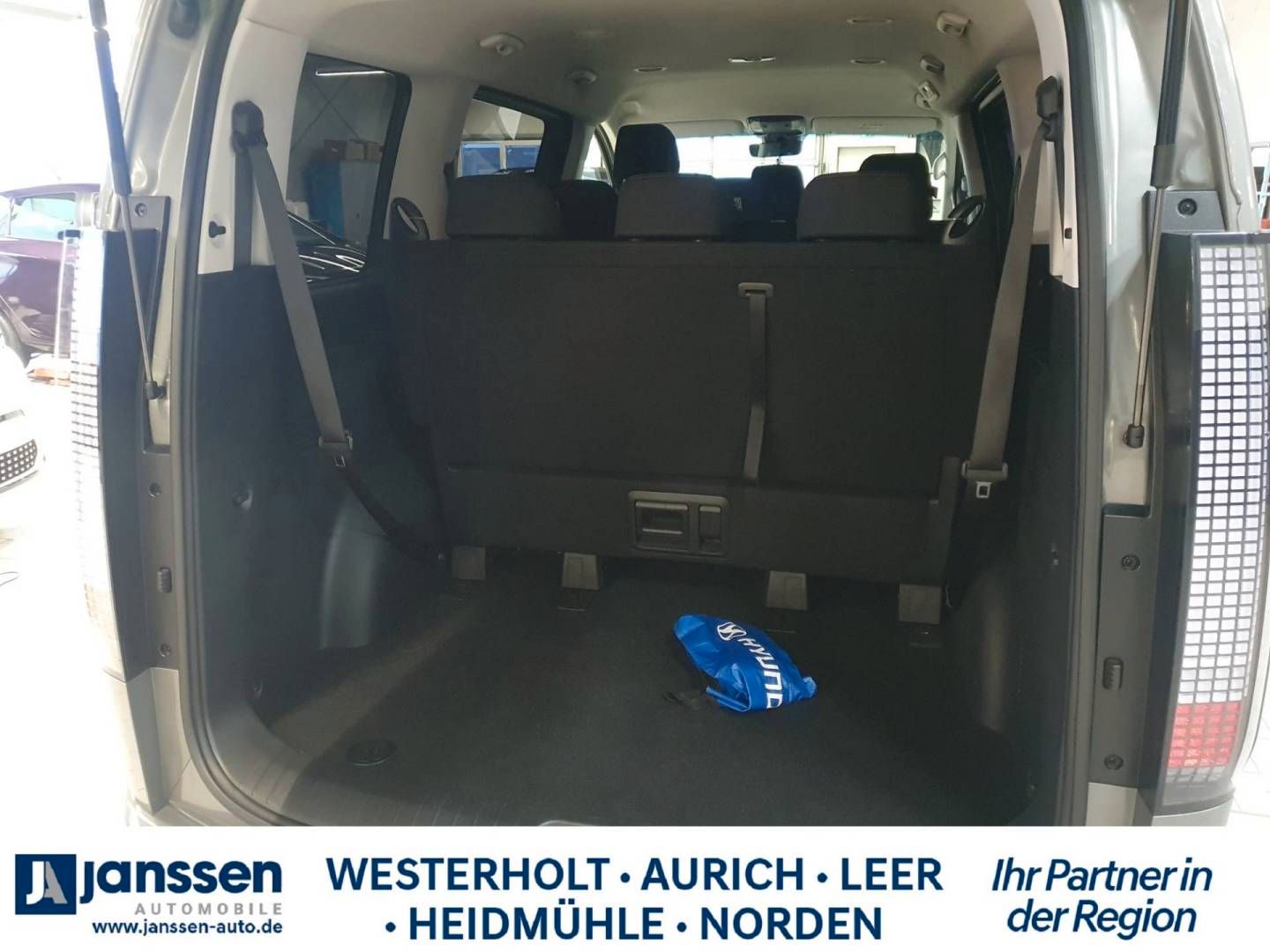 Fahrzeugabbildung Hyundai STARIA 9-Sitzer (MJ23) TREND