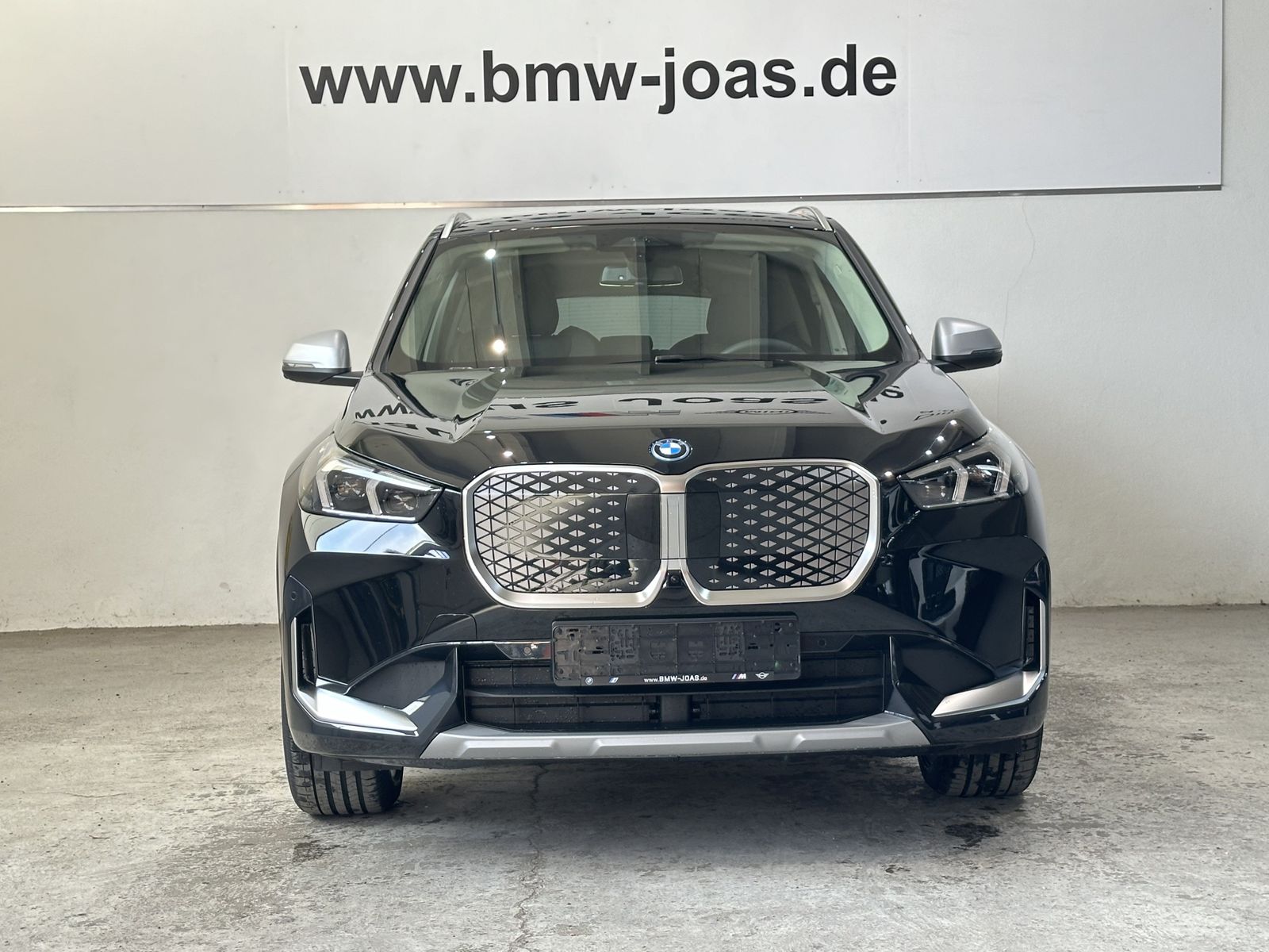 Fahrzeugabbildung BMW iX1 xDrive30 Komfortzugang, xLine, AHK Head-Up