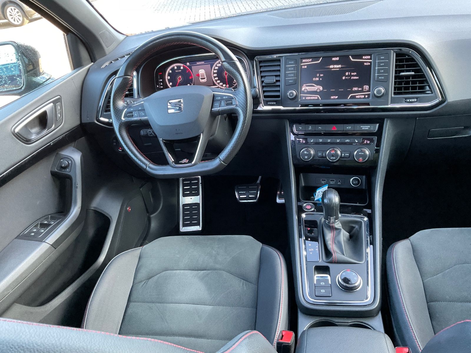 Fahrzeugabbildung SEAT Ateca 1.5 TSI FR DSG,AHK,LED,Navi,19",ACC