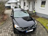 Volvo XC60 2.4 D3 AWD · Pano · AHK · TÜV 06/27  