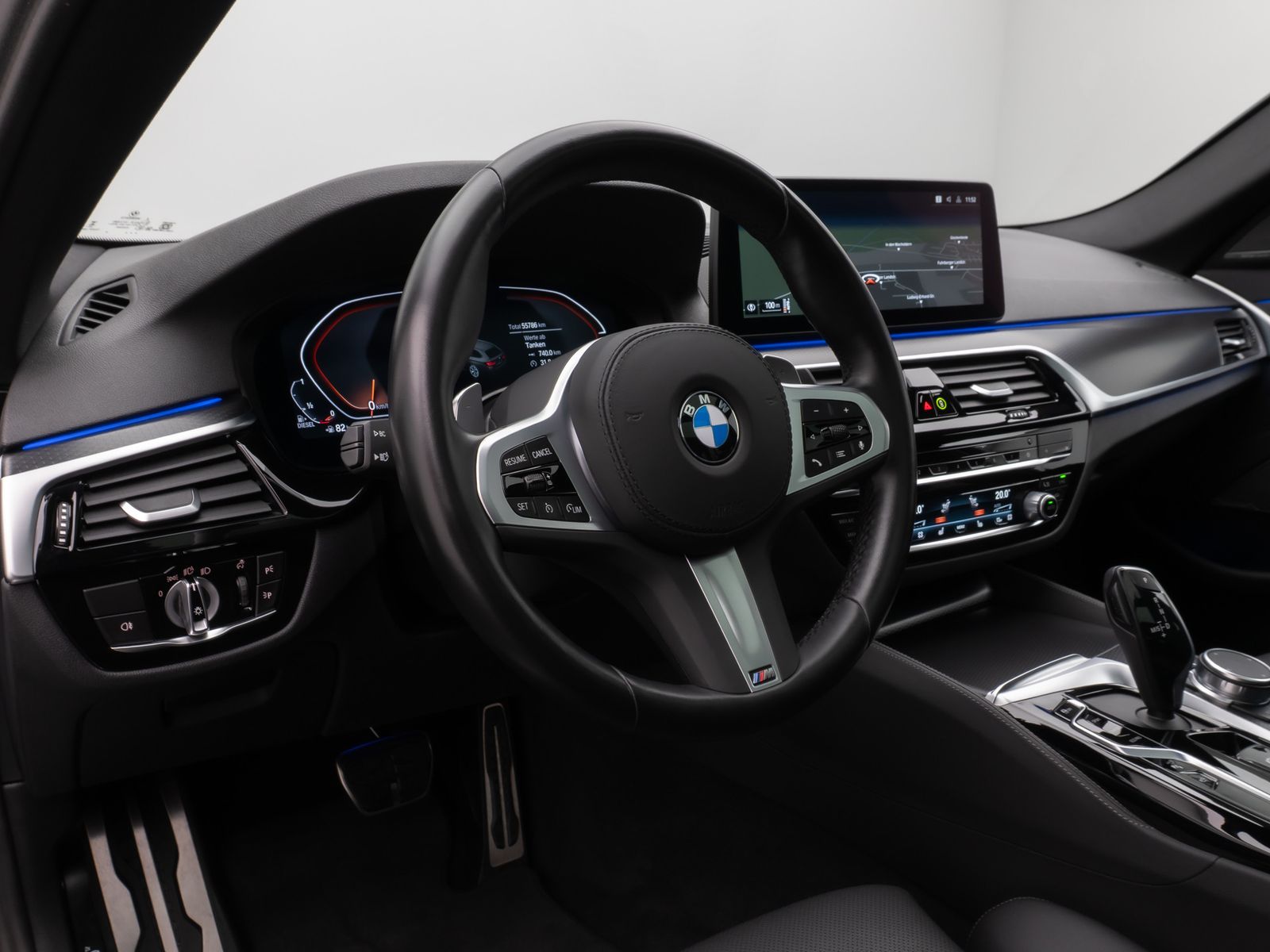 Fahrzeugabbildung BMW 530d M Sport Panorama 360°DAB H/K Komfort 20Zoll