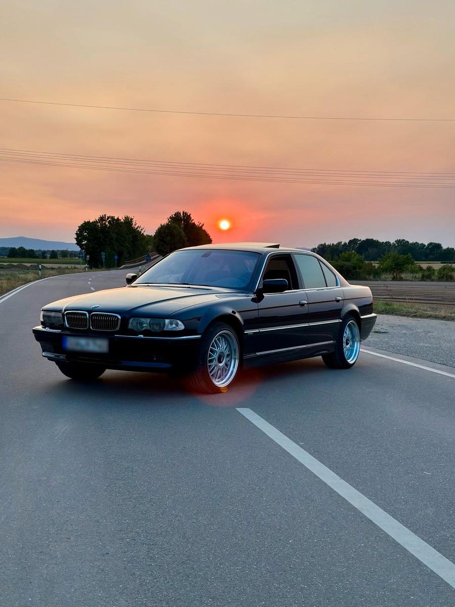 BMW 740
