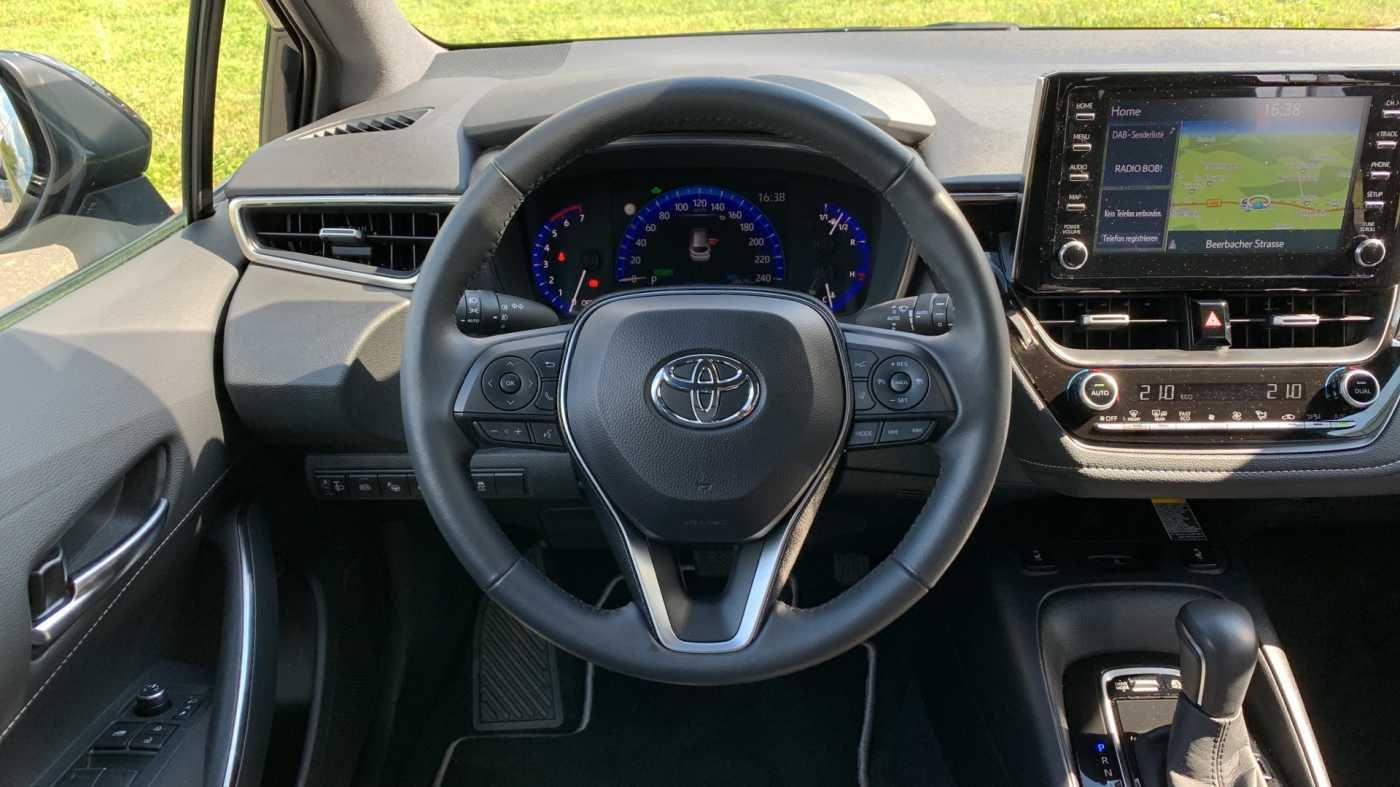 Fahrzeugabbildung Toyota Corolla 1.8 Hybrid Team D | TechPa+Kamera+AHK