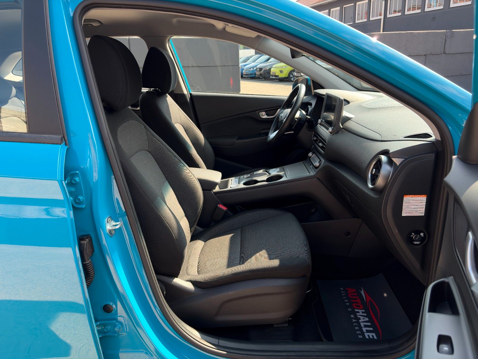 Fahrzeugabbildung Hyundai KONA E Basis 2WD LKAS CAM CarPlay DAB+ 17" 305km