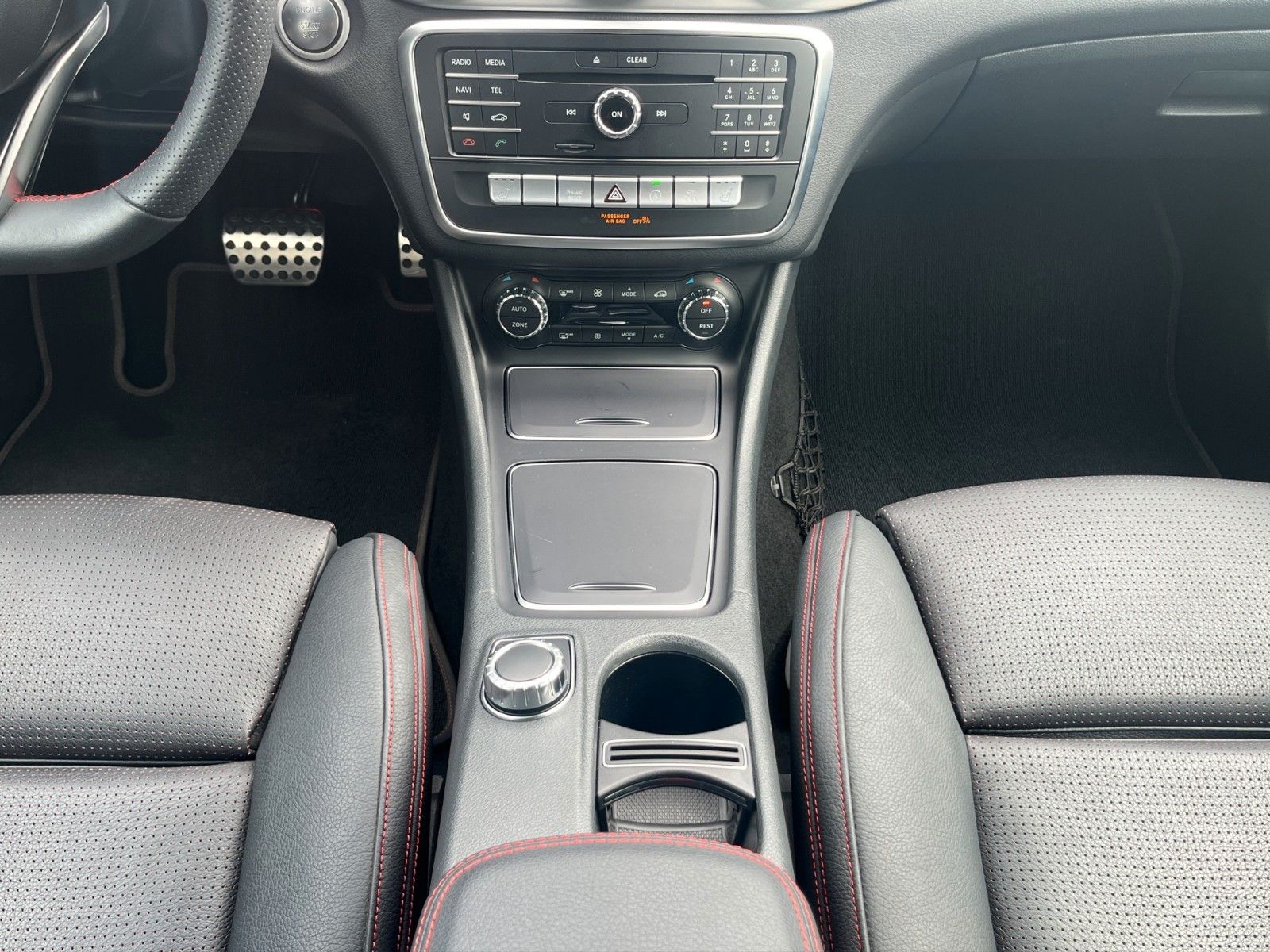 Fahrzeugabbildung Mercedes-Benz GLA 180 AMG Line*Night-Paket*Kamera*LED*SHZ**