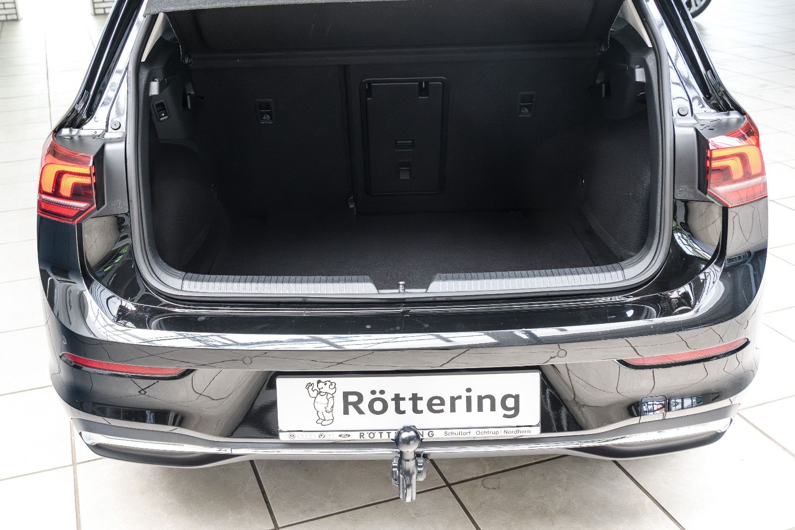 Fahrzeugabbildung Volkswagen Golf VIII Lim. 1.5 TSI Goal +AHK+GJR+KAM+NAVI