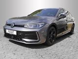 Volkswagen Passat 2.0l TDI SCR 4MOTION DSG R-Line BLACK*PAN - VW Passat Gebrauchtwagen in Freiburg