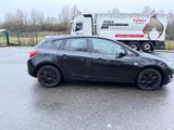 Opel Astra J Lim. 5-trg. Active TÜV -03/27 - Opel Astra mit Diesel-Antrieb: 2.0