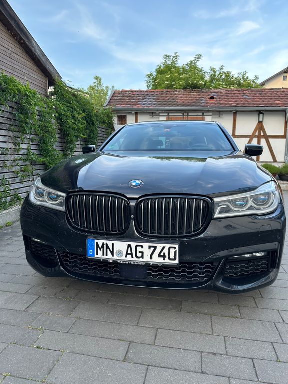 Image of BMW 740
