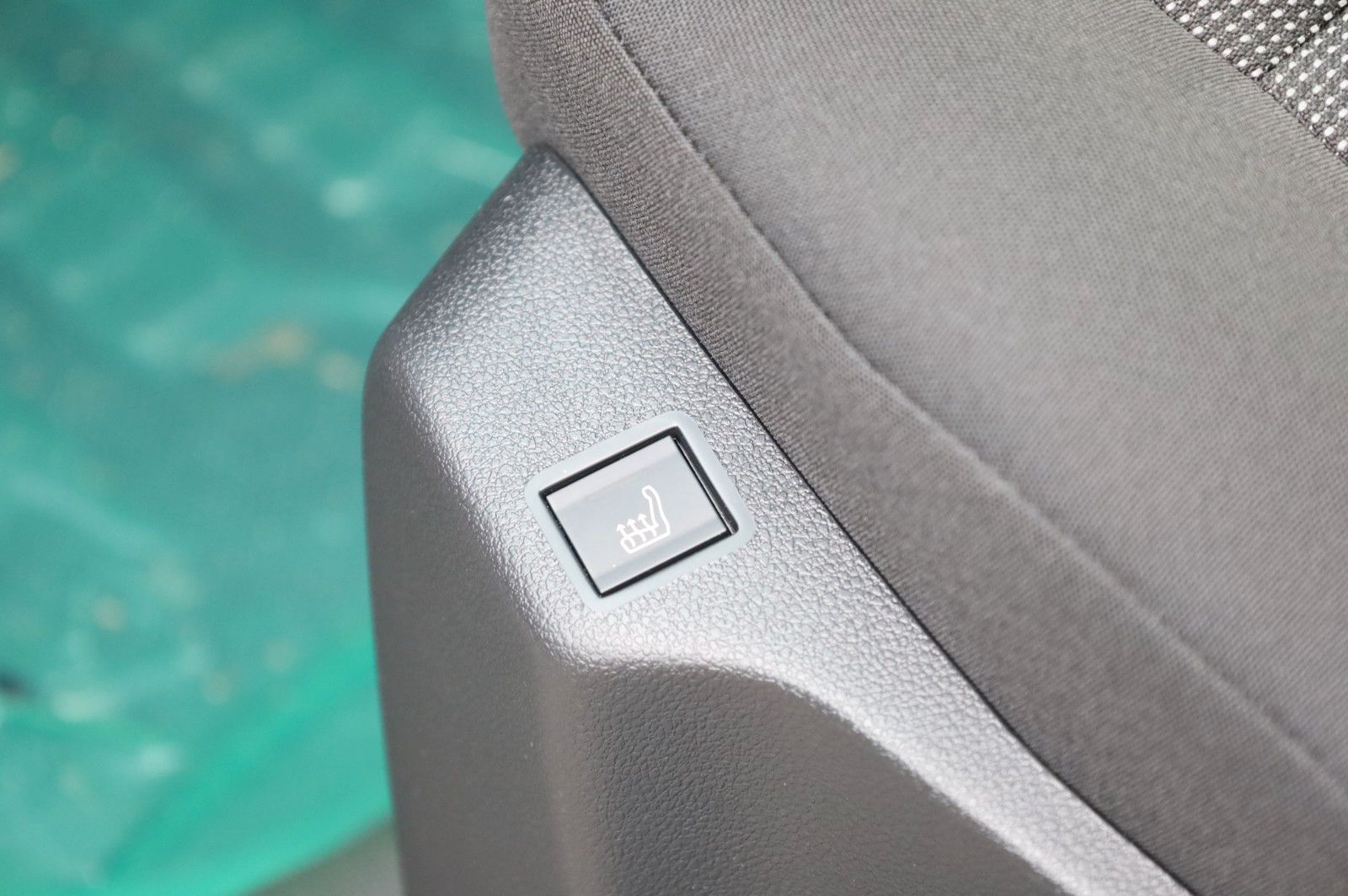 Fahrzeugabbildung Opel Combo Cargo 1,5 D Sitze- +Frontscheibe beheizt