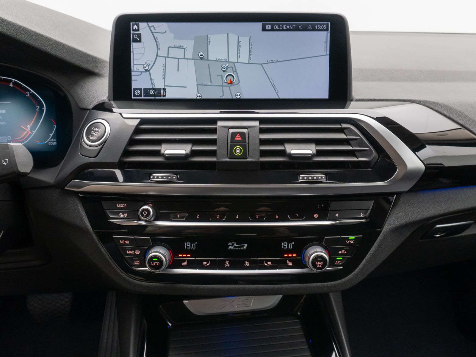 Fahrzeugabbildung BMW X3 xD20d xLine Kamera HUD DAB Alarm Komfort 19"