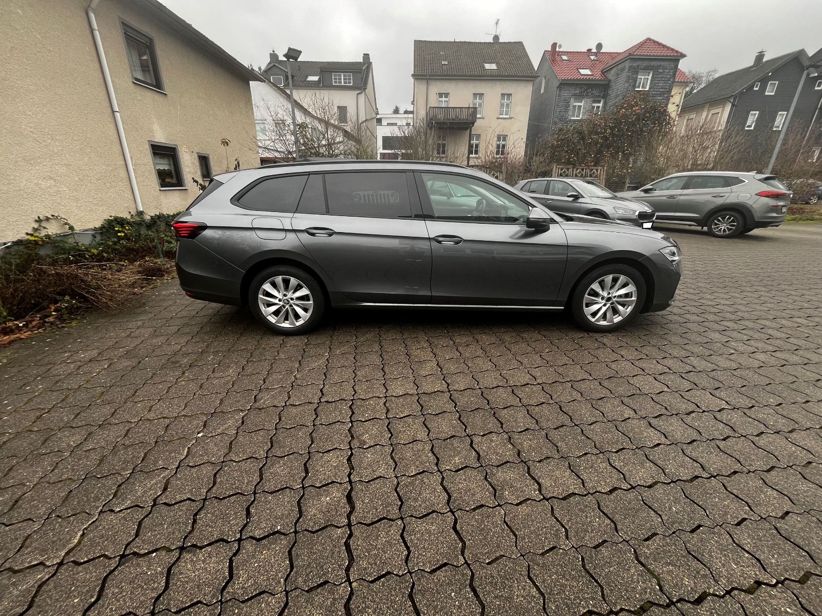 Fahrzeugabbildung SKODA Superb Combi 1.5 TSI NAV SHZ KAM PDC LED ALU DAB
