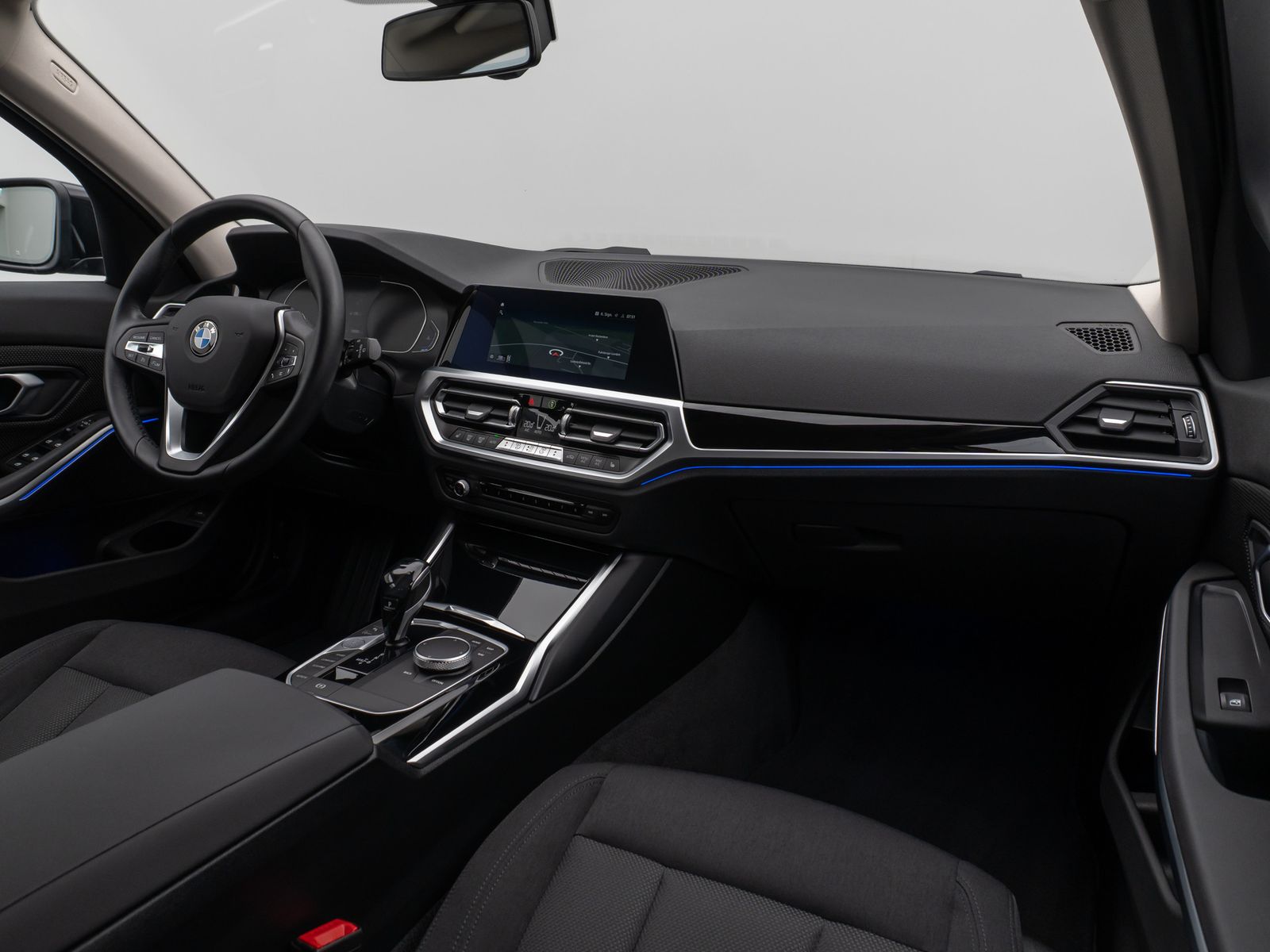 Fahrzeugabbildung BMW 320i CockPit+ DAB PDC LED Lordos Sitzhzg Komfort