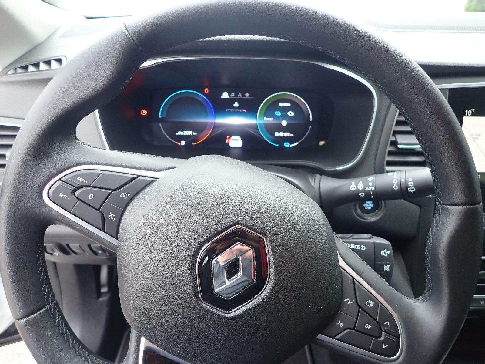 Fahrzeugabbildung Renault Megane E-TECH Grandtour Equilibre E-TECH PLUG-IN