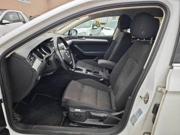 Volkswagen Passat Variant - 11