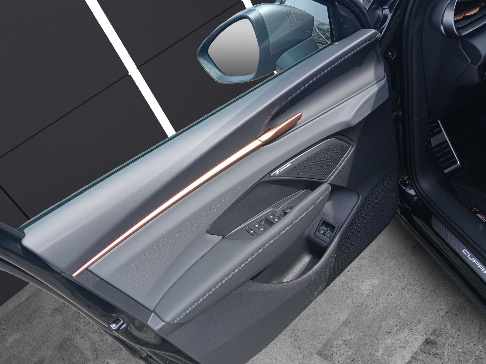 Fahrzeugabbildung CUPRA Terramar 1.5 e-Hybrid MATRIX Sennheiser