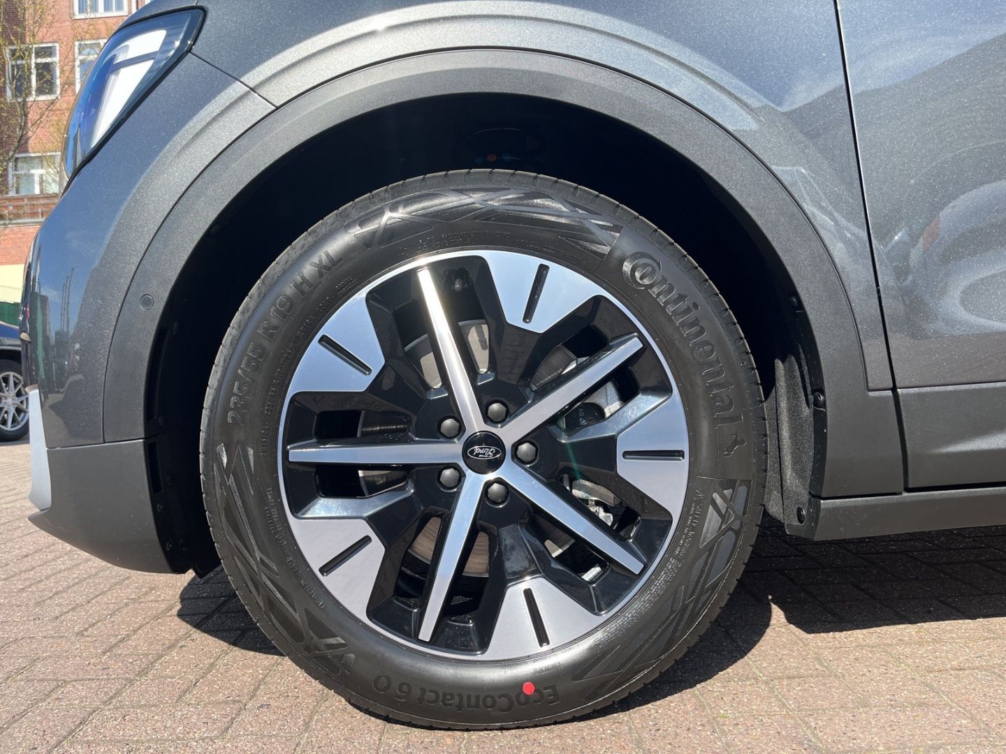 Fahrzeugabbildung Ford Explorer Extended Range RWD 77kWh 286PS Automati