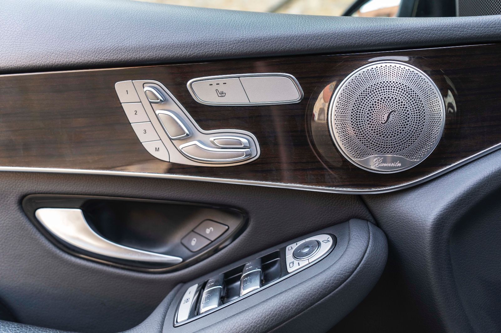 Fahrzeugabbildung Mercedes-Benz GLC 300 4Matic 360° LED TOTW PANO