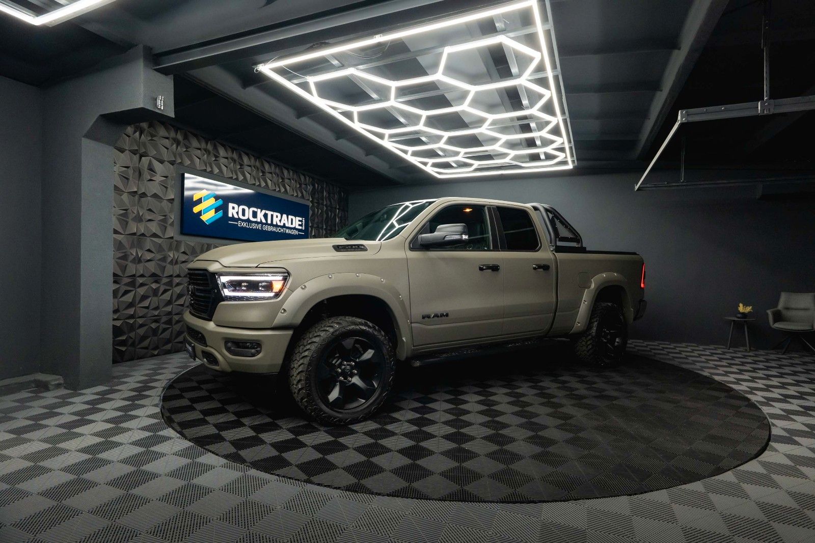 Fahrzeugabbildung Dodge RAM 5.7 V8 HEMI 4x4 OFFROAD LONGBED RAPTOR Style