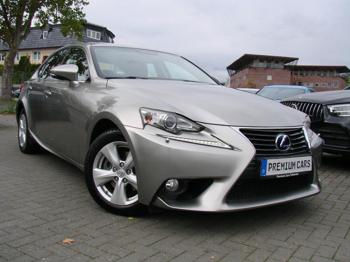 Lexus IS 300 h 2.5L Hybrid Automatik Tepomat Kamera Na
