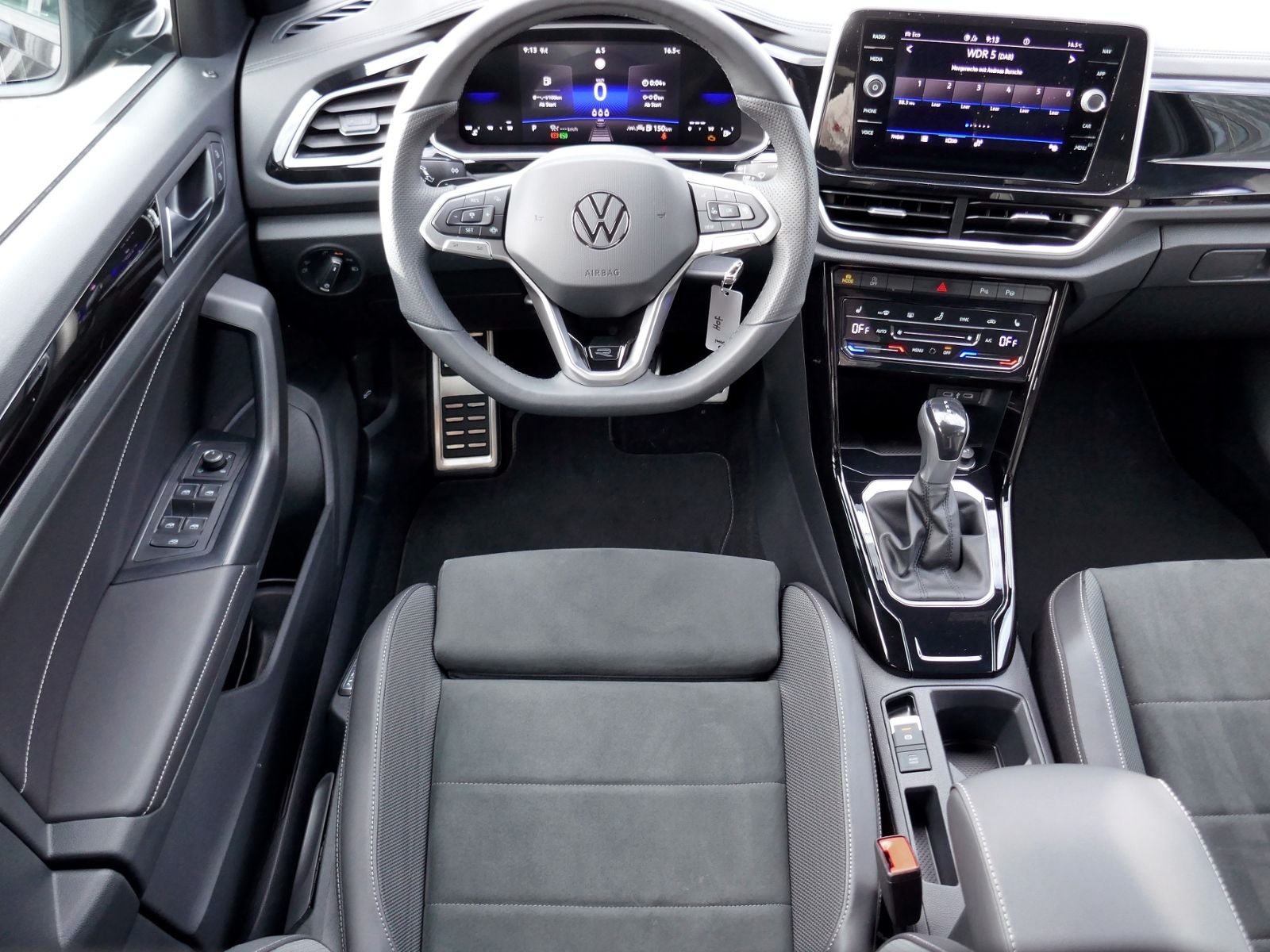 Fahrzeugabbildung Volkswagen T-Roc R-Line 1.5 TSI DSG | LED AHK RFK ACC