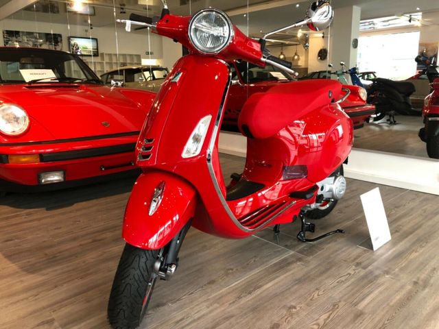 Vespa PRIMAVERA RED 50 EURO 5 Sofort Lieferbar !