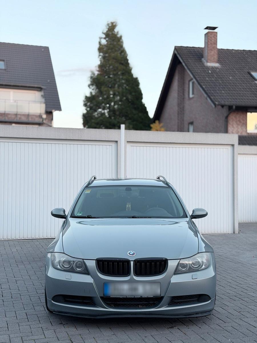 BMW 320 2007 — interior