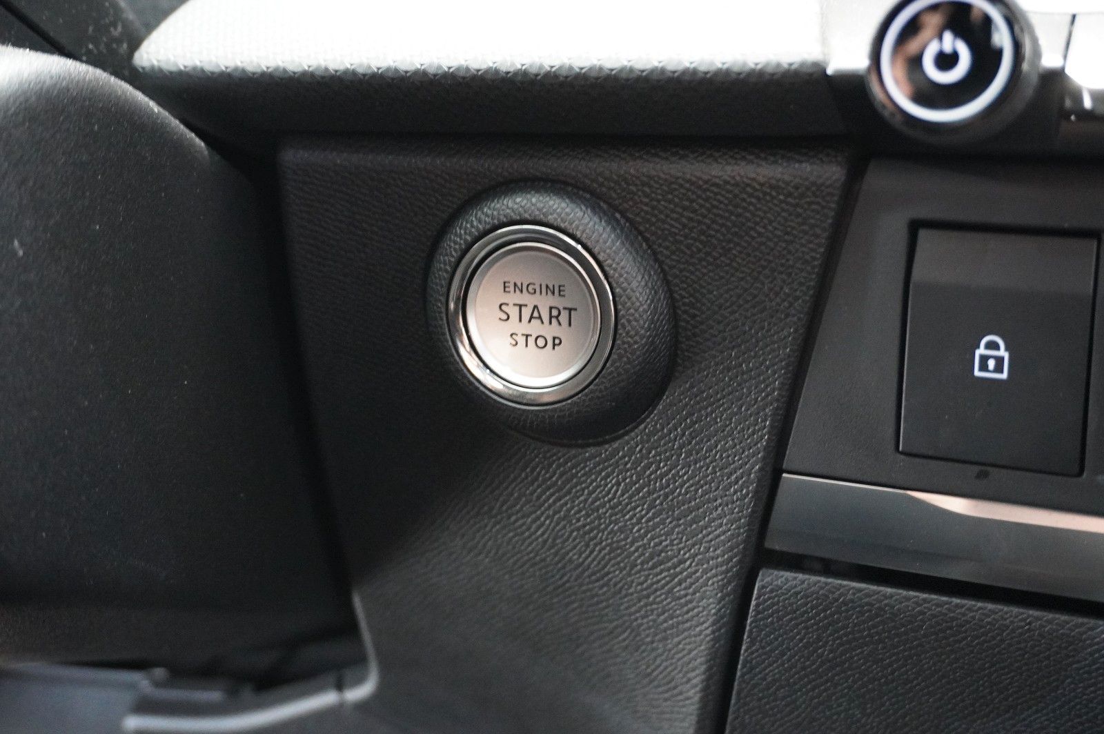 Fahrzeugabbildung Opel Astra L Lim. 1.6 HYBRID GS SPORT NAVI/360°/SPORT