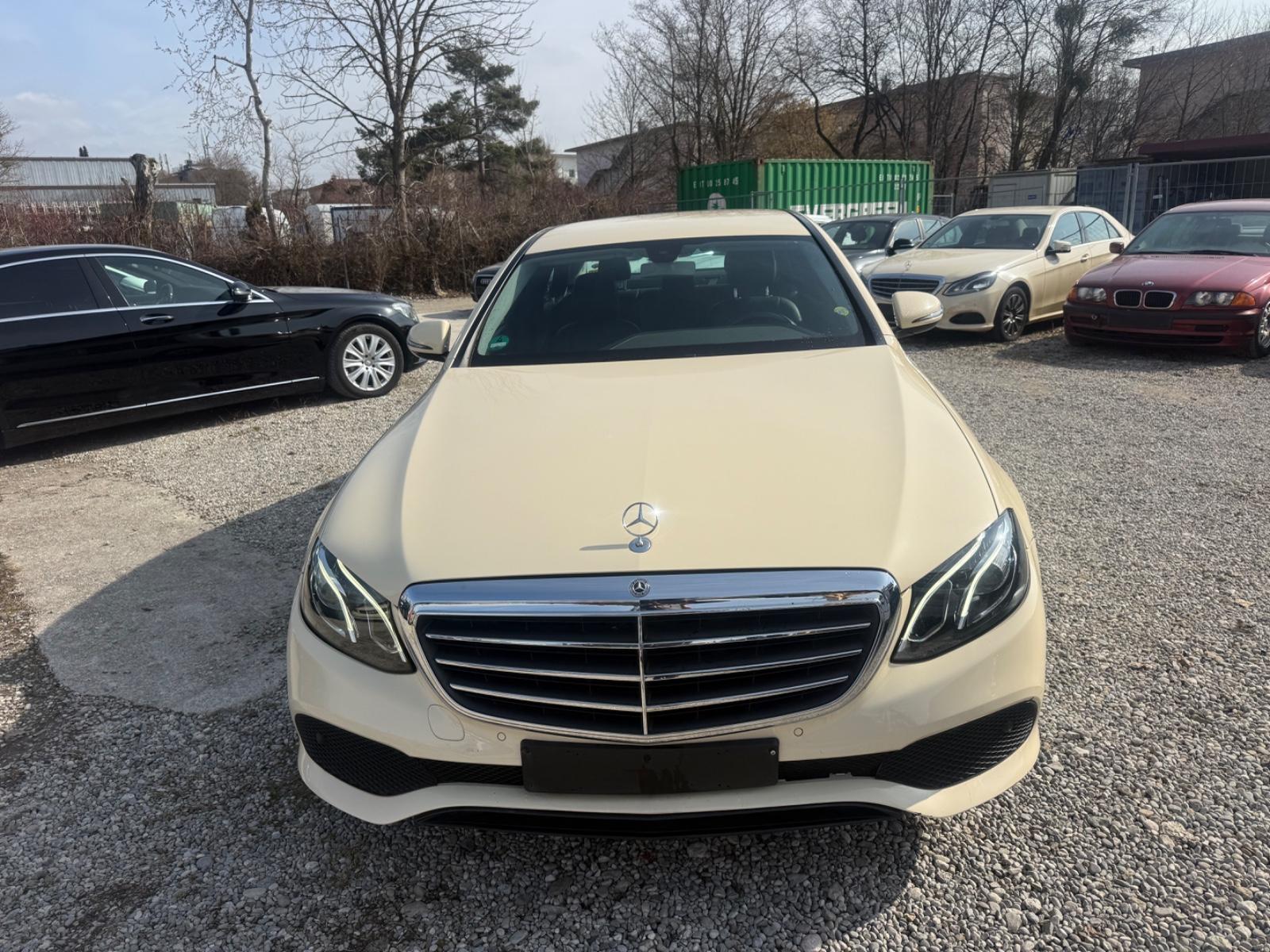 Mercedes-Benz E 200 E Limousine E 200 d