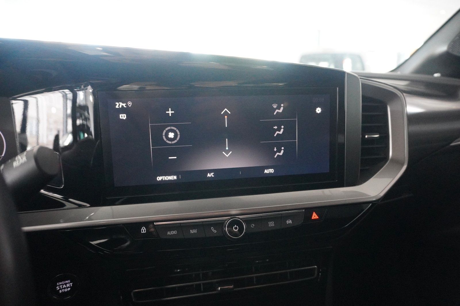 Fahrzeugabbildung Opel Mokka-e ULTIMATE 1-PHASIG NAVI/LED/KAMERA/DAB+