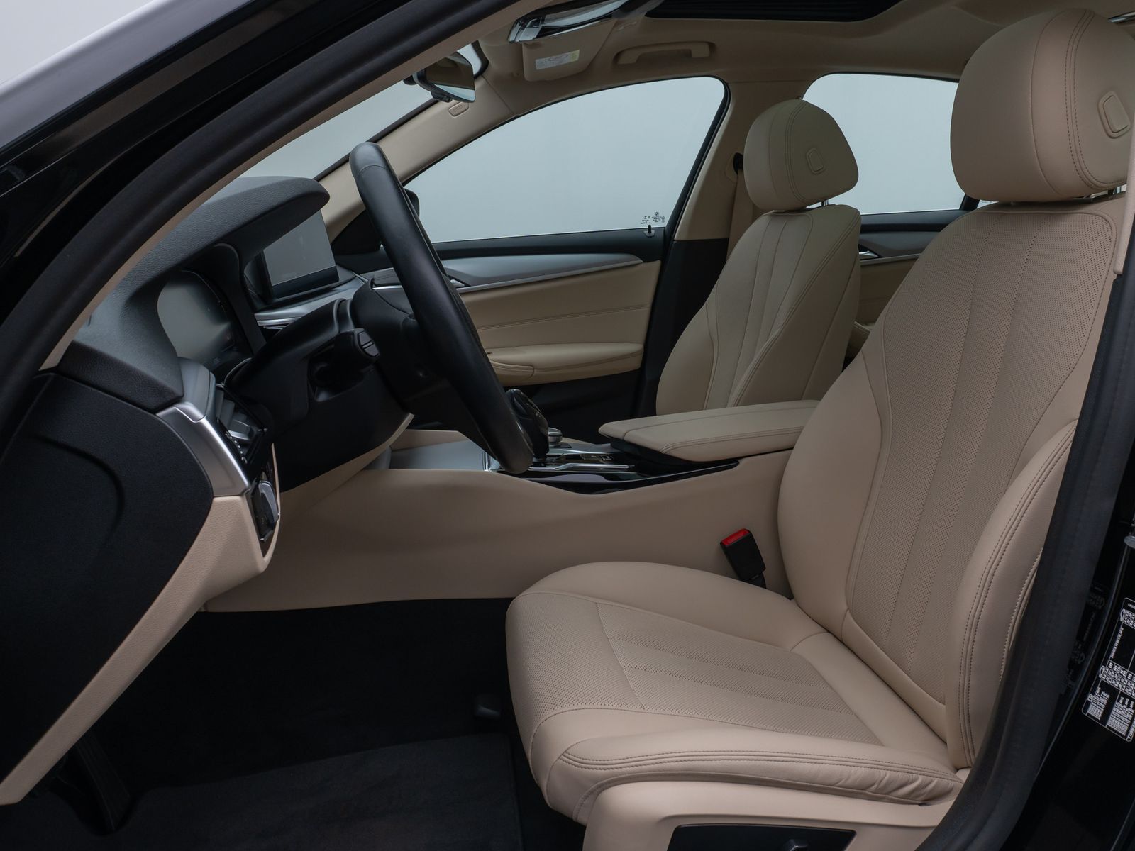 Fahrzeugabbildung BMW 530i Kamera Glasdach DAB Lenkrhzg Klima-4. Alarm