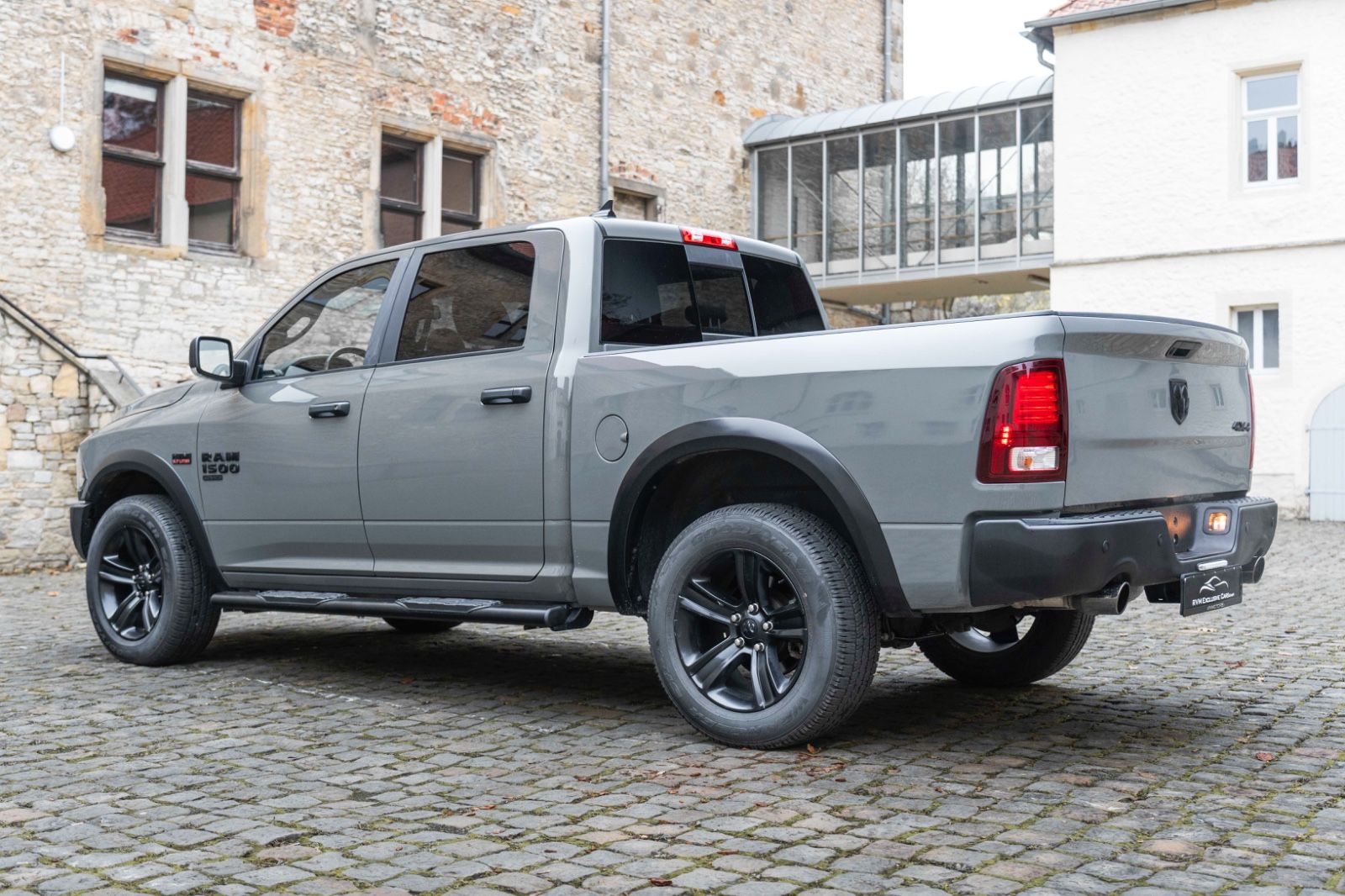 Fahrzeugabbildung Dodge RAM 1500 Classic 5,7L LPG AHK LED NAV KAM ALPINE