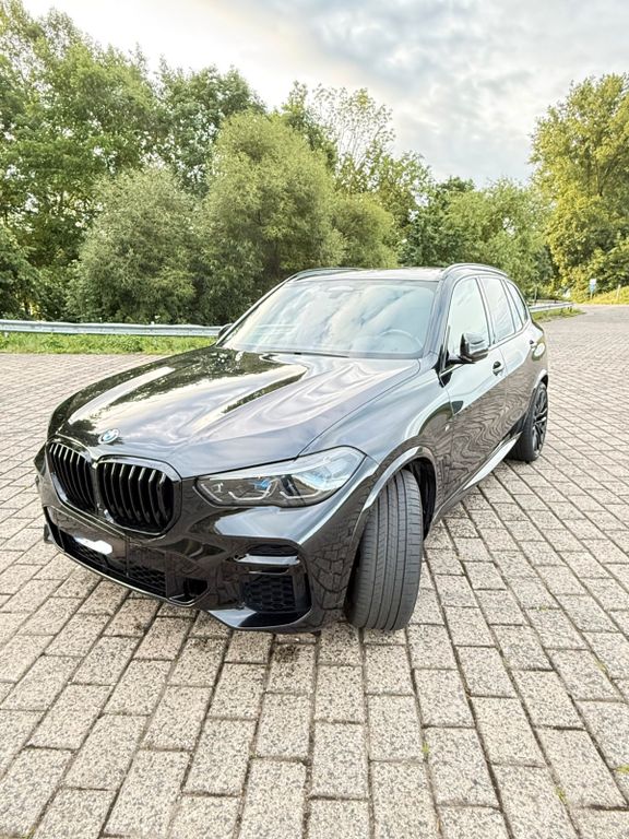 Image of BMW X5 M50