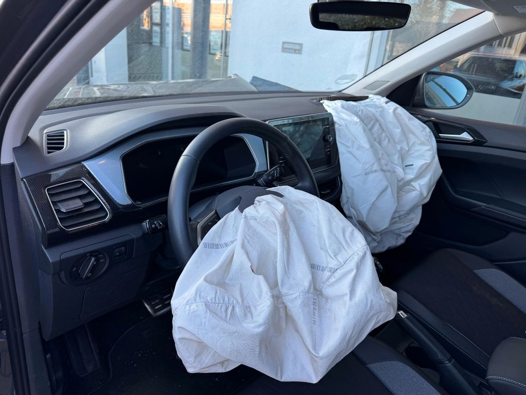 VW T-Cross TSI Goal/ KAMERA/ LED/ SITZHZG./ NAVI VW T-Cross TSI Goal/ KAMERA/ LED/ SITZHZG./ NAVI