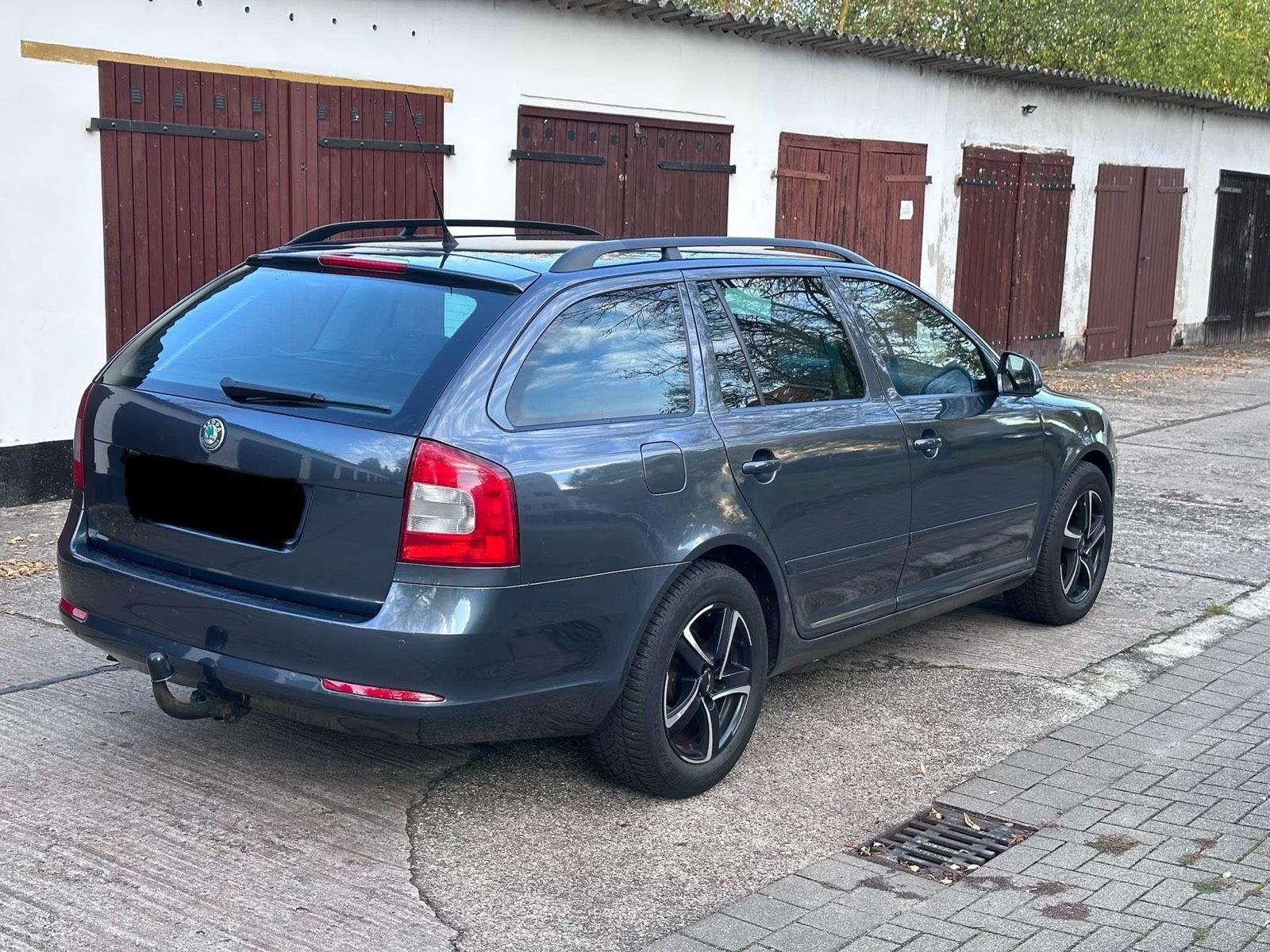 Skoda Octavia 2010 — engine 160 HP (118kW)