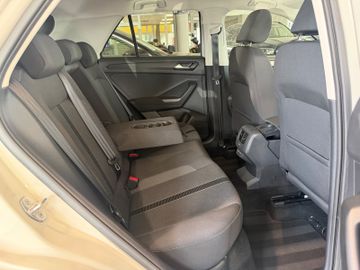 Volkswagen T-Roc - 9