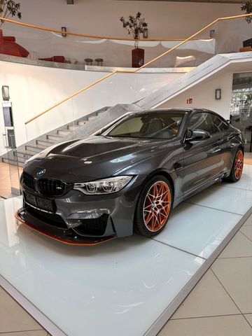 BMW M4 GTS 1 of 700; 22km( 500 PS)