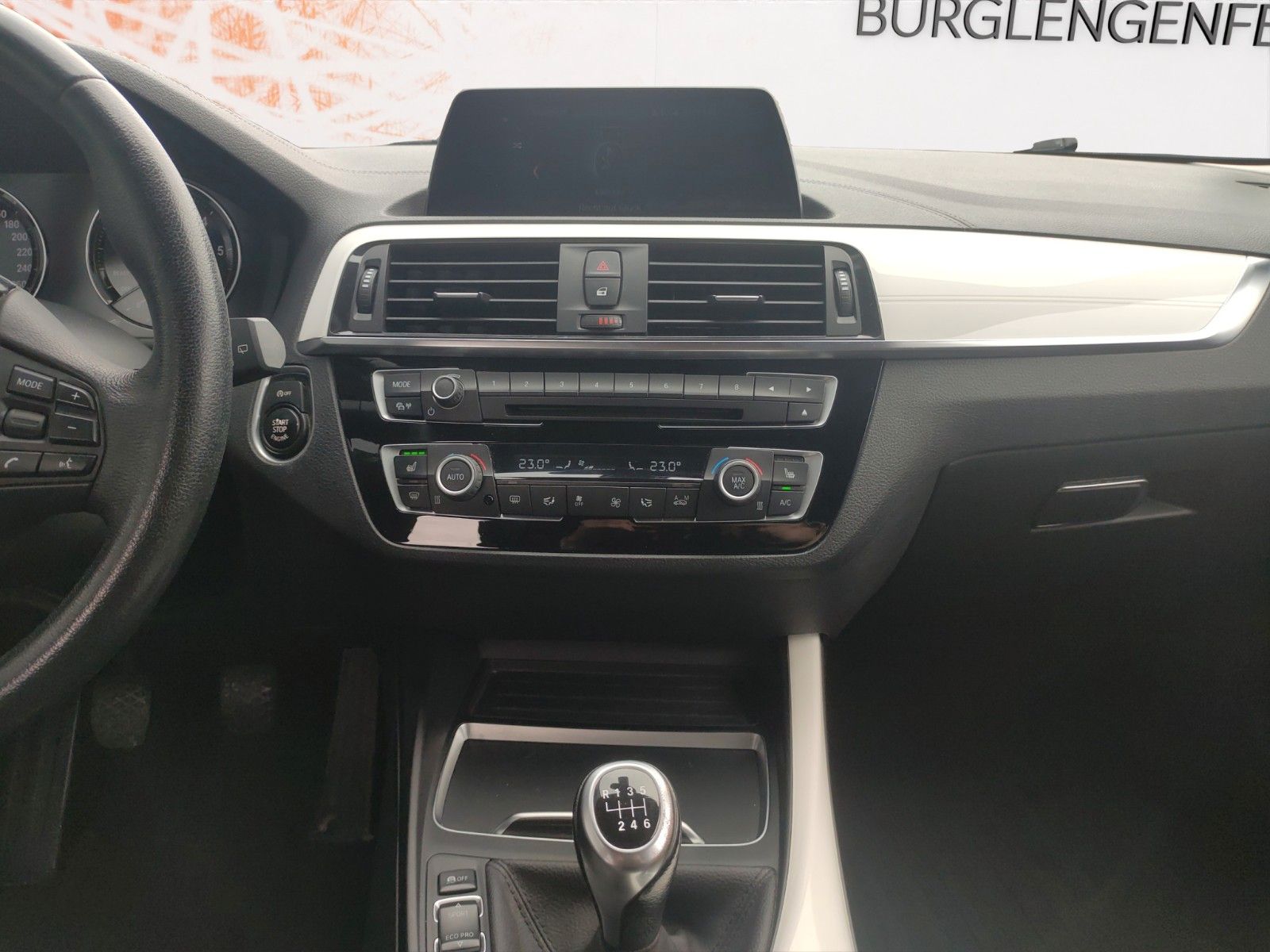 Fahrzeugabbildung BMW 116 d Urban Line ! LED ! PDC ! NAVI !